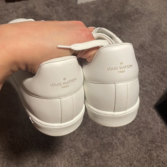 New and Authentic louis vuitton 1a8mak luxembourg sneakers in size 39.5 - Picture 6 of 15